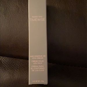 Age minimizing Eye Cream